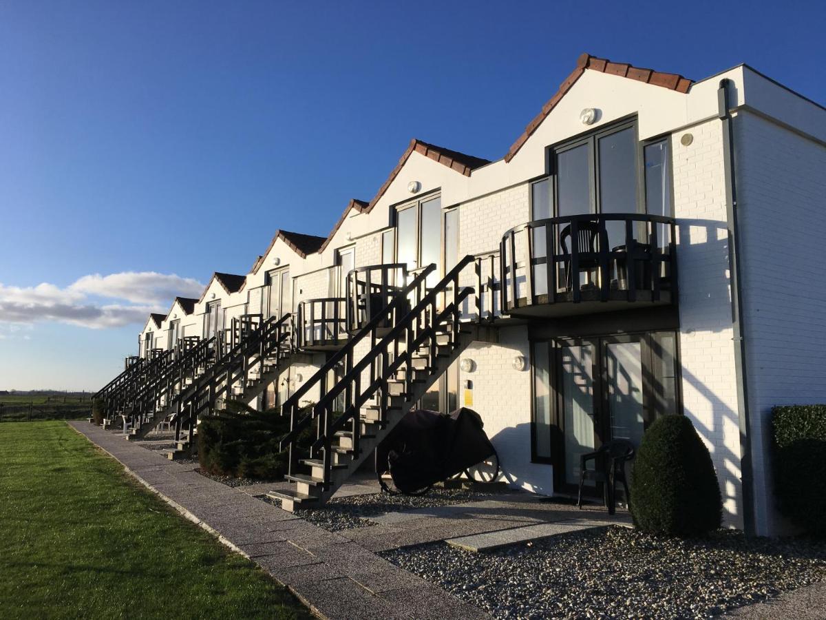 Knus Appartement Met Zicht Op Zeepolder De Haan Bagian luar foto