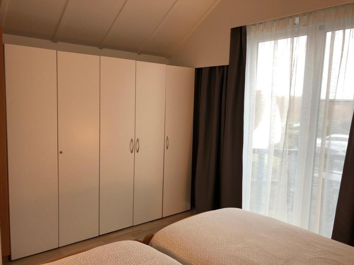 Knus Appartement Met Zicht Op Zeepolder De Haan Bagian luar foto