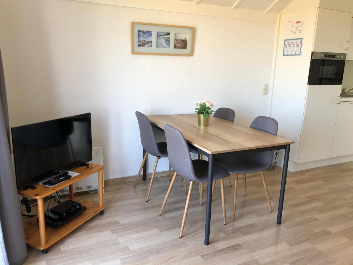 Knus Appartement Met Zicht Op Zeepolder De Haan Bagian luar foto